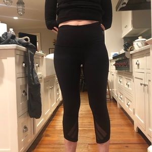 lululemon Wunder under crop mesh detail